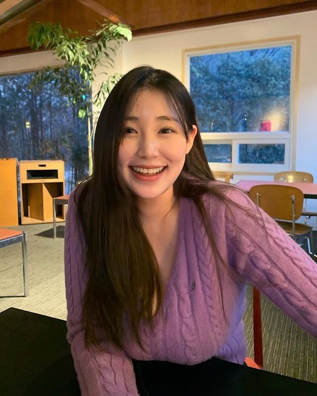 咖啡店美女板娘《임세민1 im sm》藏不住的大UU想跟她要一杯现冲拿铁！