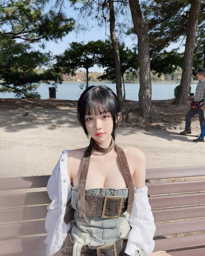 「胸」照不停歇！正妹网红《han_kyung__》日常美照依然晒胸！