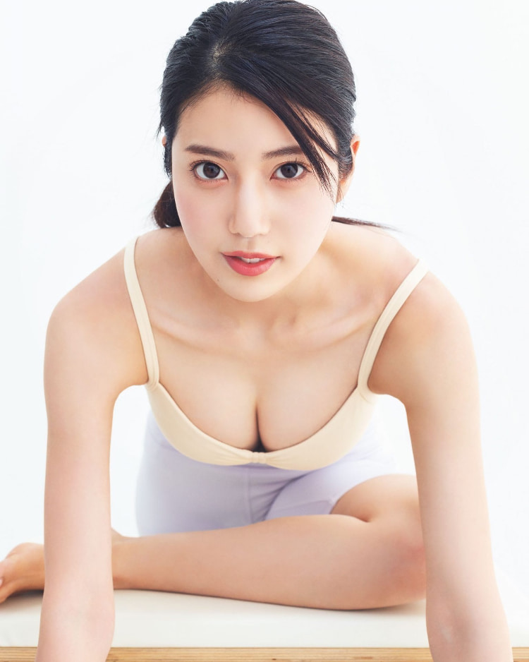 最美模特！令和的峰不二子《阿部なつき》完美身材被误认AI引起网友讨论！