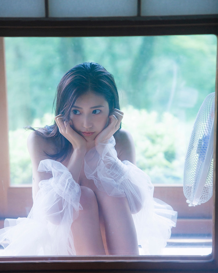 最美模特！令和的峰不二子《阿部なつき》完美身材被误认AI引起网友讨论！