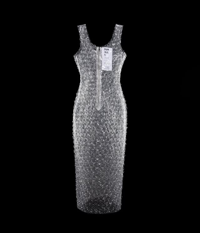 没在开玩笑！潮牌推出《气泡纸套装》冬季贩售让你感受透肤氛围！