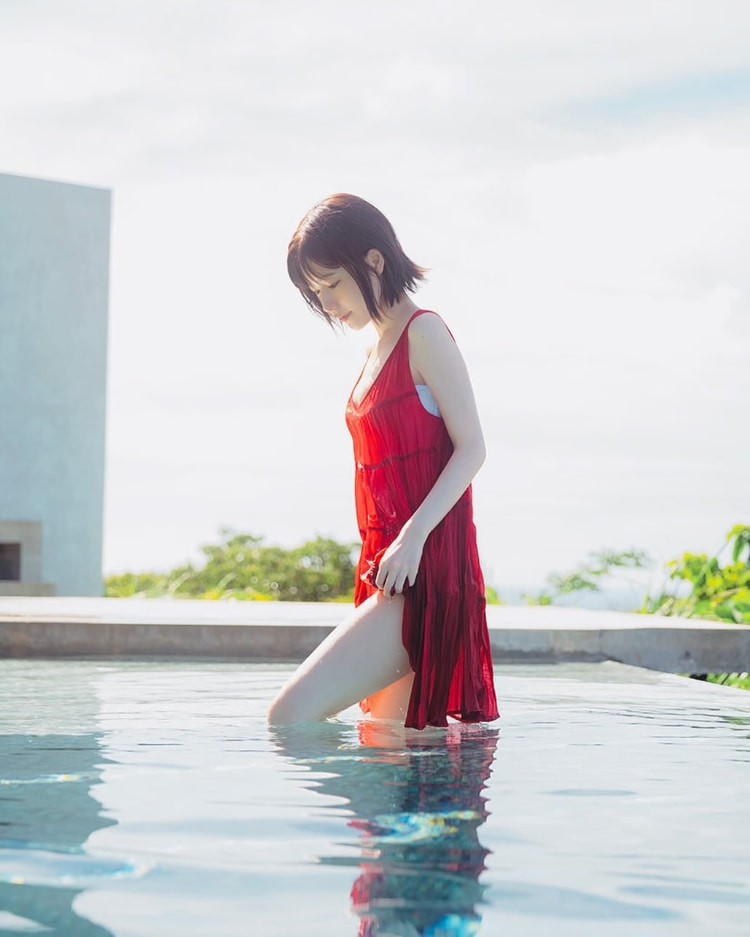 「赛马娘」出写真?!声优正妹《礒部花凛》展现健康性感的清凉好身材!