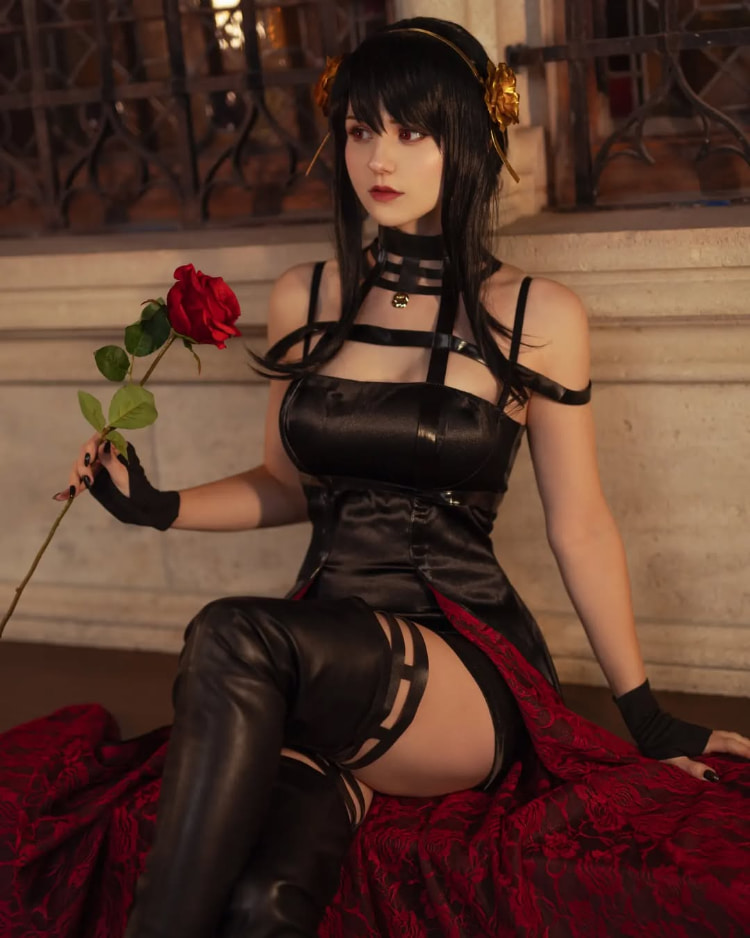 仙气不减！混血Coser《Kaddi》性感还原重现「巫师3」希里蒸桑拿！