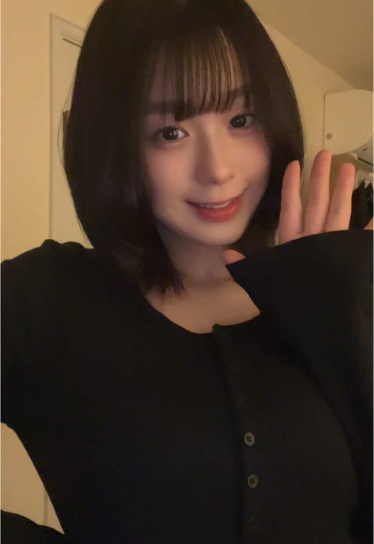 写真大型新人《高野真央》超丰满的肉感美女！喜欢扎实的你不容错过！