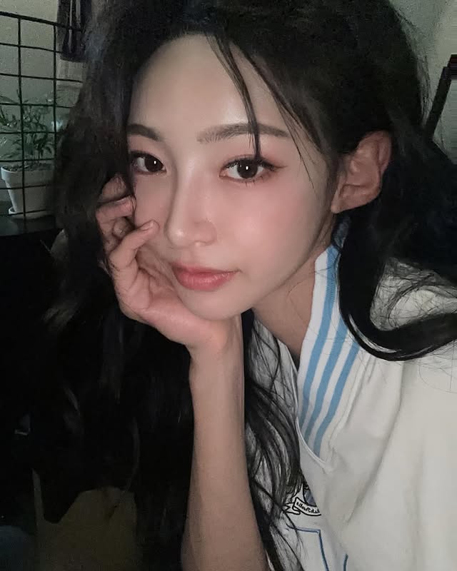 韩国田径女神《김민지arb0r_day》外貌神似Karina！极致美体超精实！