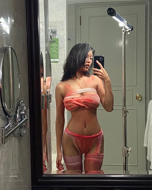 火辣的艺术家《JANEMEOW》麦色美体超香!曲线跟谬斯女神有得比!