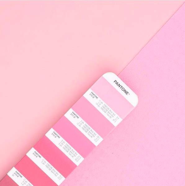 桃红、粉红、紫红！网友热议《到底哪个才是粉红色》来看色纸厂商怎么说？