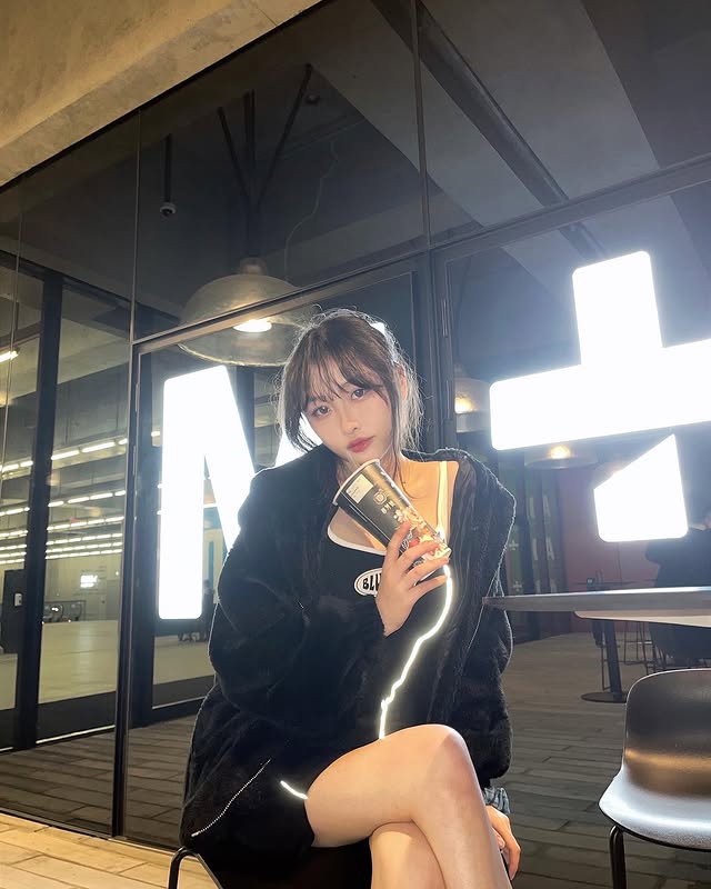 金发港妹《Angel Baby god_damnnnnn》嫩胸野拍照超香！精灵美貌超梦幻！