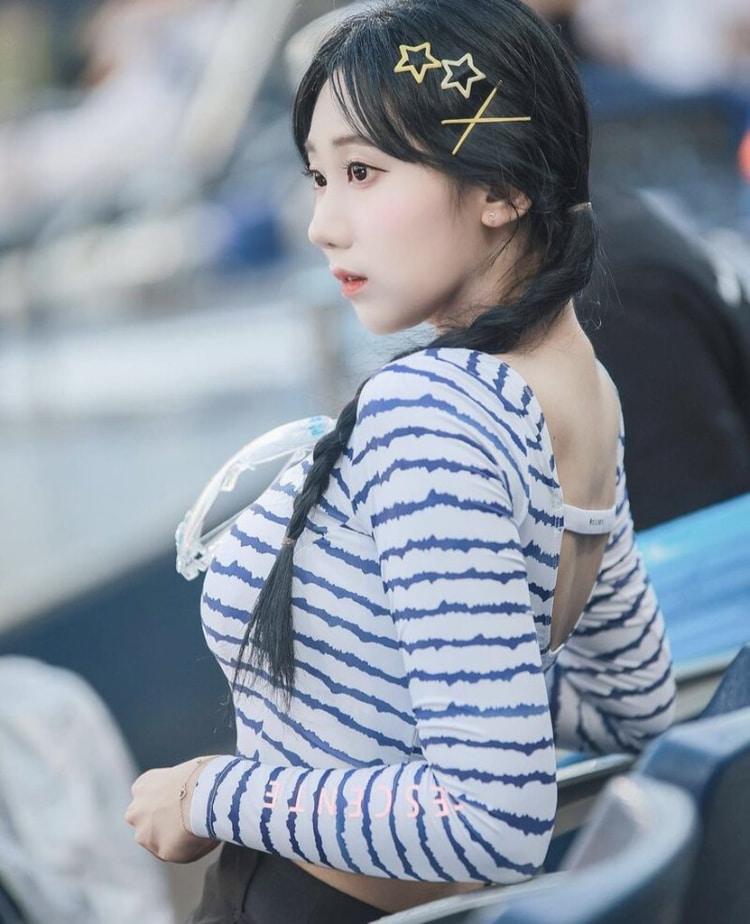 韩国职棒NC《甘瑞允감서윤》巨物超惊人!晃到球迷无法专心看球!