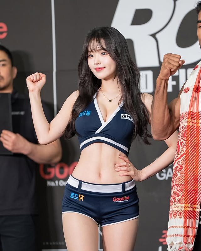 纤细的精灵模特《홍지은》闪耀在展场的美女！有着不输演员的颜值！