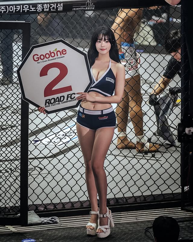 纤细的精灵模特《홍지은》闪耀在展场的美女！有着不输演员的颜值！