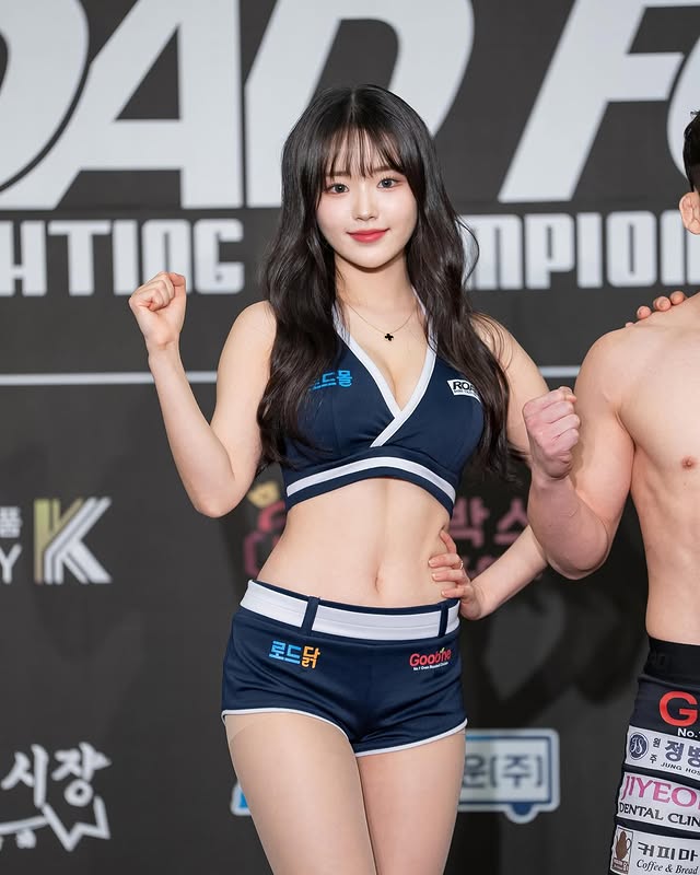 纤细的精灵模特《홍지은》闪耀在展场的美女！有着不输演员的颜值！