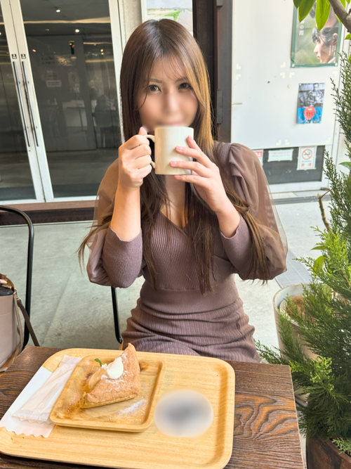 妻なつみさん(31)