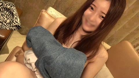 11/24迄990pt♡初撮※19歳美容専门学生 无理矢理チ●コ咥えさせられ「嫌!ヤメて…」里バイト応募で人生初の***し 経験人数1人※特典あり1