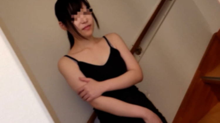 【無】薄ら笑い若妻