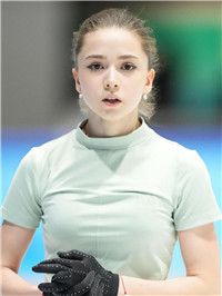 俄罗斯花式滑冰美少女《Kamila Valieva》奥运首位完成四周跳女子选手！