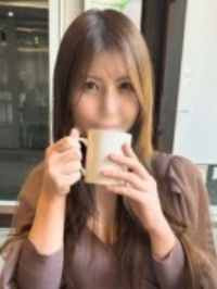 妻なつみさん(31)