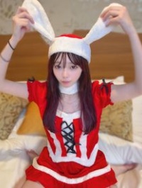 【素人】颜值直逼女团偶像！清纯女大生「水太多」现场直接拿杯子接！