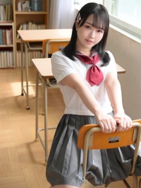 【影片】一字马很会劈!小只女《桜すずか》FC2下马!