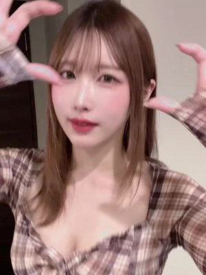 【视频】素人网红转战暗黑界?《12位TikTok出身的AV女优》