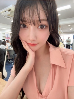 天气太热的错？房仲正妹《うた》清凉爆乳逛「迪斯尼」太性感惹争议！