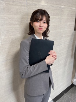 职场美女《佐保里SAO》可爱外貌爆红！就连伊隆马斯克都转贴她！