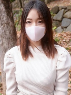 芸能人クラス逸材。乃木坂在籍級の超絶美形、完全顔出し