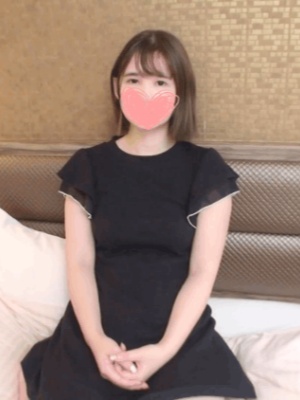 肤色白皙且娃娃脸封面图片