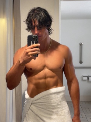 【上车】Pornhub观看数6.8亿！人气素人《Gattouz0》超带感！-封面